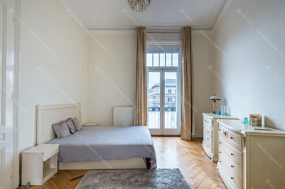 Kiadó albérlet 1091000 Ft/hó áron: Budapest, V. kerület  Váci utca. Mérete: 120 nm, 3 szobás | Alberlet.hu - 6700336