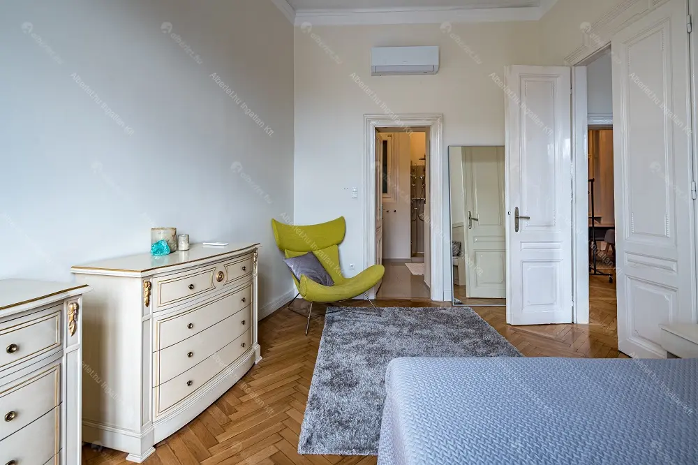 Kiadó albérlet 1091000 Ft/hó áron: Budapest, V. kerület  Váci utca. Mérete: 120 nm, 3 szobás | Alberlet.hu - 6700341