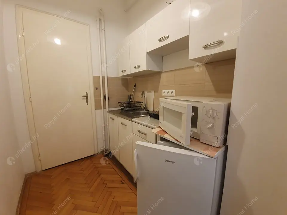 Kiadó albérlet 200000 Ft/hó áron: Budapest, V. kerület  Váci utca. Mérete: 30 nm, 1 szobás | Alberlet.hu - 5300015