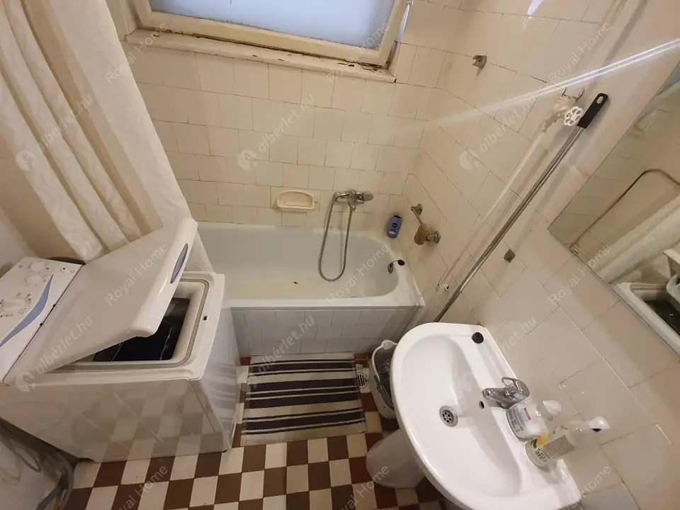 Kiadó albérlet 200000 Ft/hó áron: Budapest, V. kerület  Váci utca. Mérete: 30 nm, 1 szobás | Alberlet.hu - 5300018