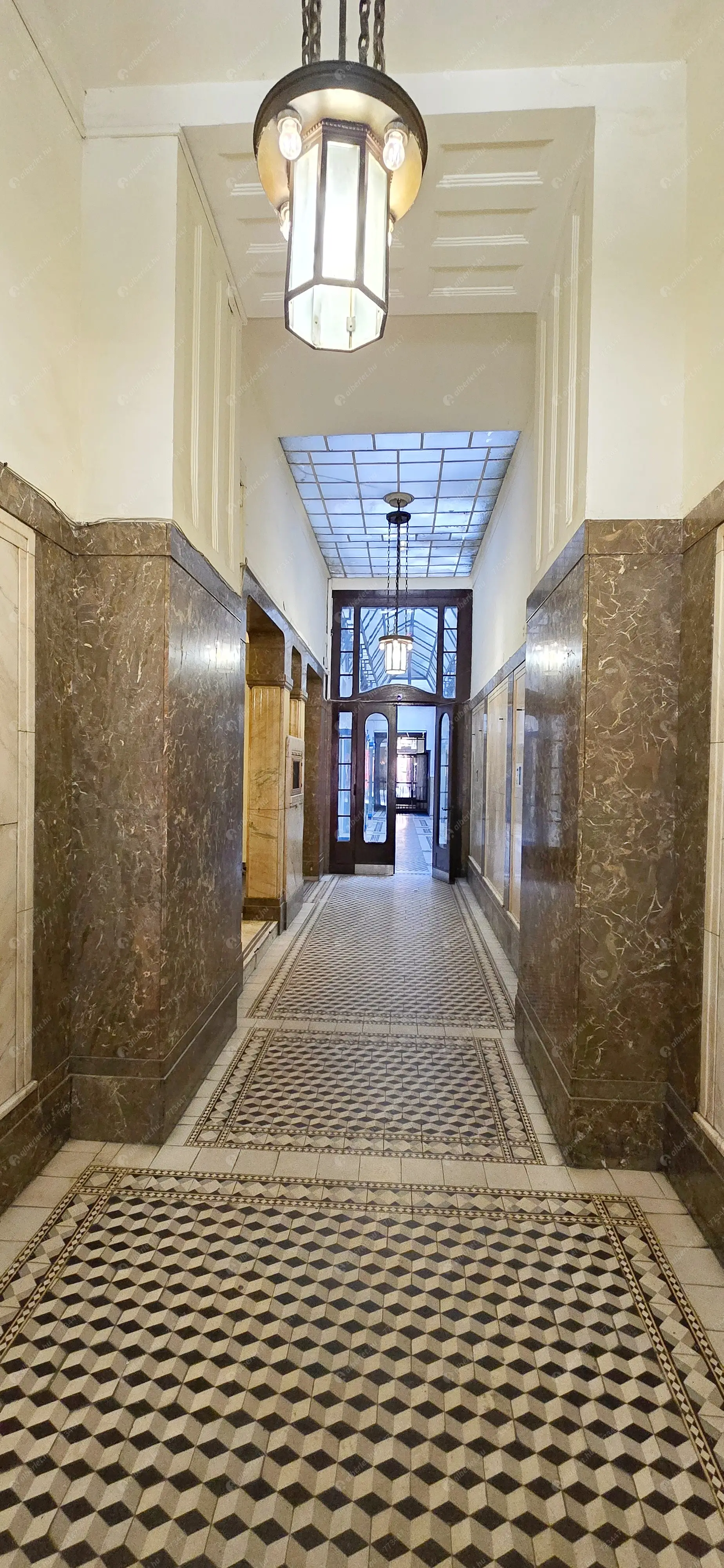 Kiadó albérlet 230000 Ft/hó áron: Budapest, V. kerület  Váci utca. Mérete: 32 nm, 1 szobás | Alberlet.hu - 6631238