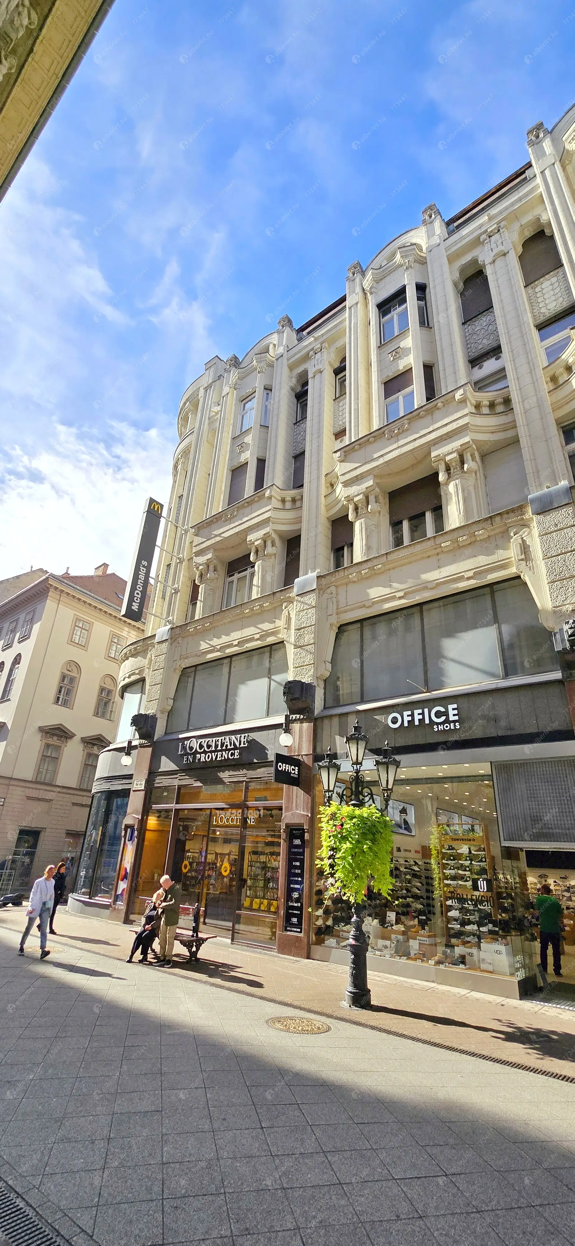 Kiadó albérlet 230000 Ft/hó áron: Budapest, V. kerület  Váci utca. Mérete: 32 nm, 1 szobás | Alberlet.hu - 6631253