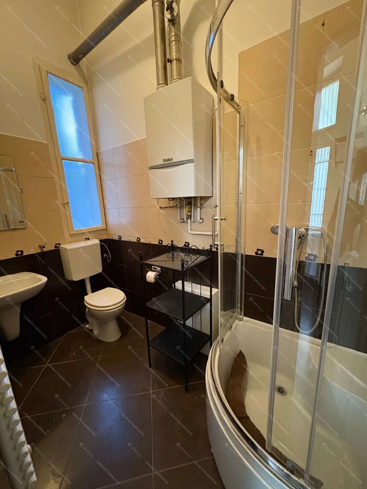 Kiadó albérlet 183000 Ft/hó áron: Budapest, V. kerület  Váci utca. Mérete: 35 nm, 1 szobás | Alberlet.hu - 6707179