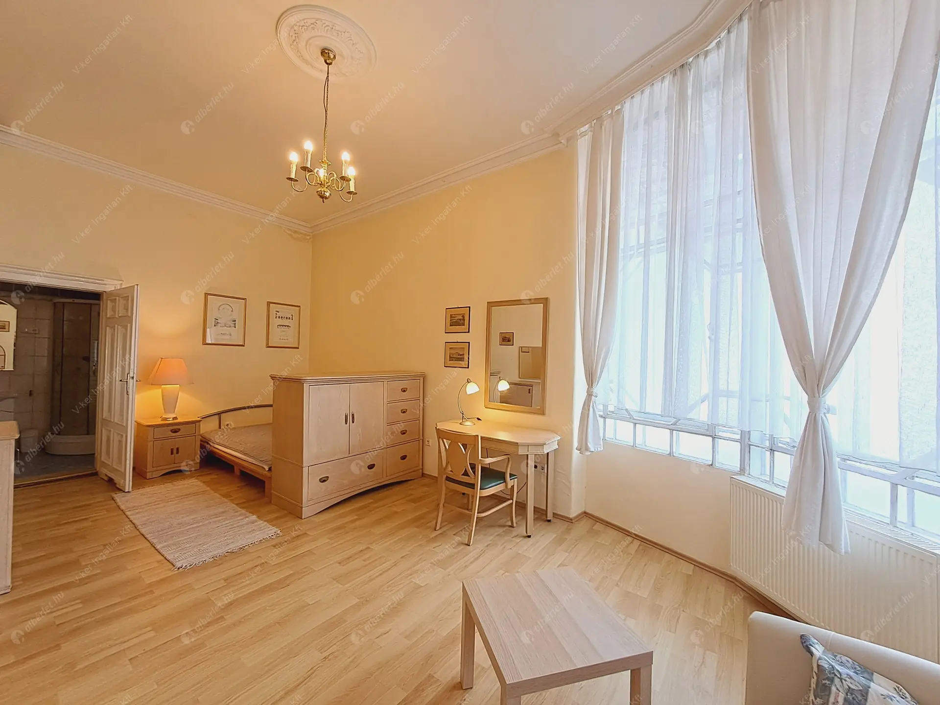 Kiadó albérlet 210000 Ft/hó áron: Budapest, V. kerület  Váci utca. Mérete: 38 nm, 1 szobás | Alberlet.hu - 6429074