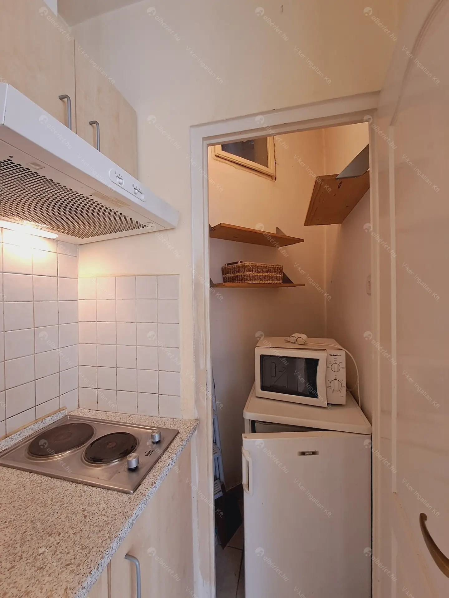 Kiadó albérlet 210000 Ft/hó áron: Budapest, V. kerület  Váci utca. Mérete: 38 nm, 1 szobás | Alberlet.hu - 6429083