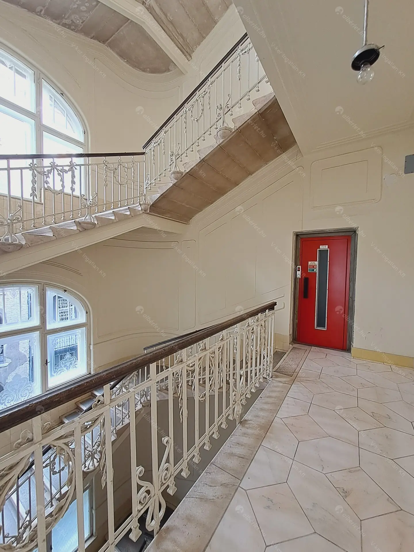 Kiadó albérlet 210000 Ft/hó áron: Budapest, V. kerület  Váci utca. Mérete: 38 nm, 1 szobás | Alberlet.hu - 6429087