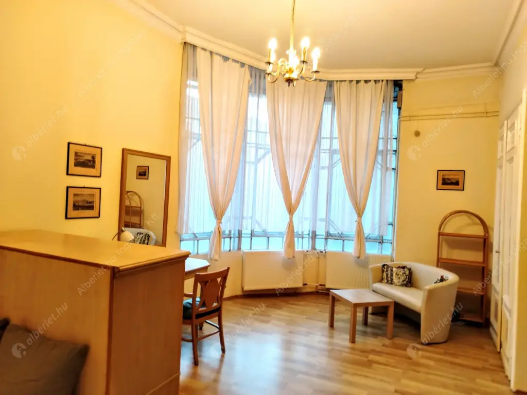 Kiadó albérlet 210000 Ft/hó áron: Budapest, V. kerület  Váci utca. Mérete: 38 nm, 1 szobás | Alberlet.hu - 6613516