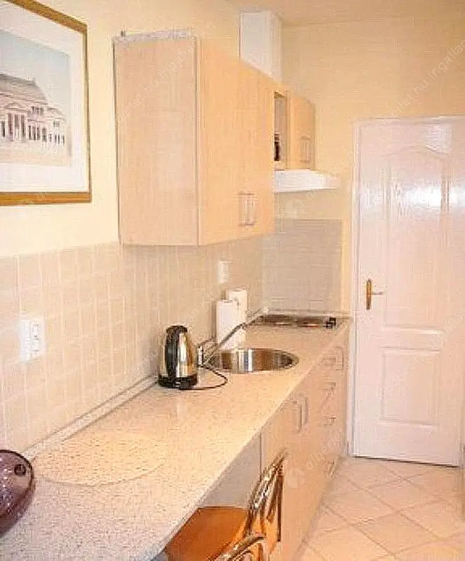 Kiadó albérlet 210000 Ft/hó áron: Budapest, V. kerület  Váci utca. Mérete: 38 nm, 1 szobás | Alberlet.hu - 6613519