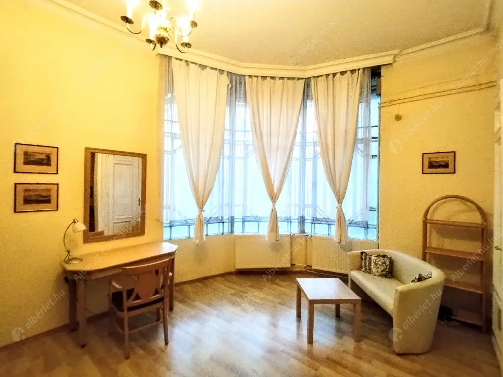 Kiadó albérlet 210000 Ft/hó áron: Budapest, V. kerület  Váci utca. Mérete: 38 nm, 1 szobás | Alberlet.hu - 6613521