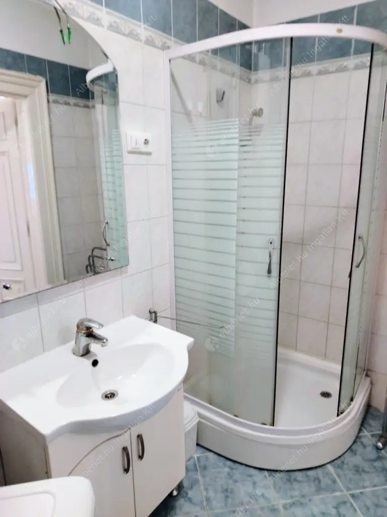 Kiadó albérlet 210000 Ft/hó áron: Budapest, V. kerület  Váci utca. Mérete: 38 nm, 1 szobás | Alberlet.hu - 6613522