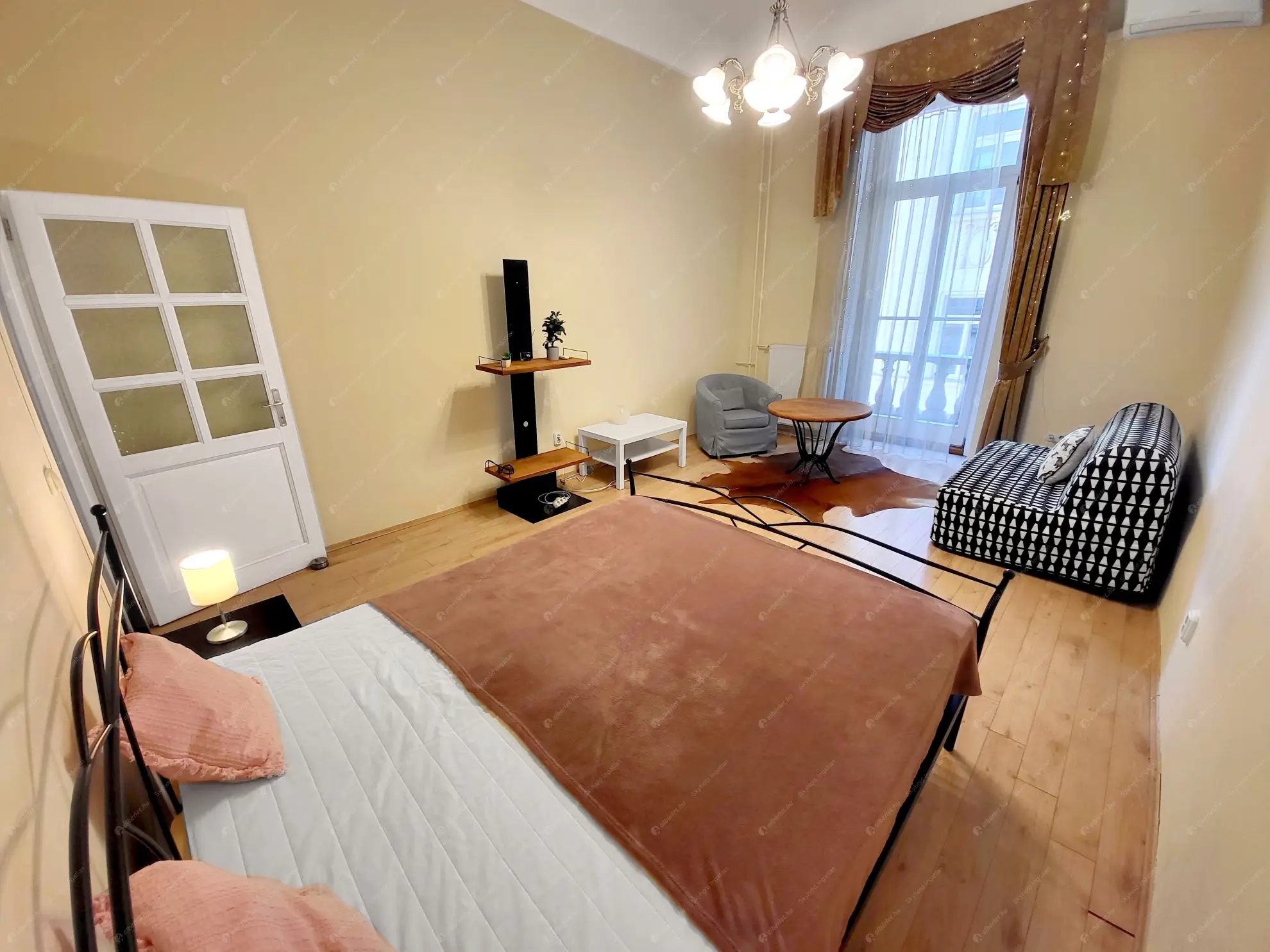 Kiadó albérlet 295000 Ft/hó áron: Budapest, V. kerület  Váci utca. Mérete: 40 nm, 1 szobás | Alberlet.hu - 6573756