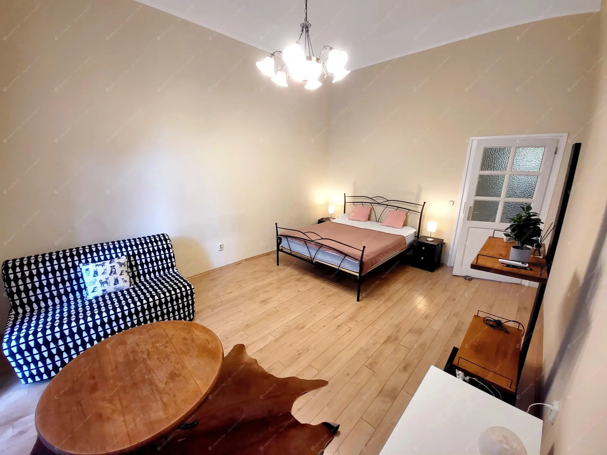 Kiadó albérlet 295000 Ft/hó áron: Budapest, V. kerület  Váci utca. Mérete: 40 nm, 1 szobás | Alberlet.hu - 6573757