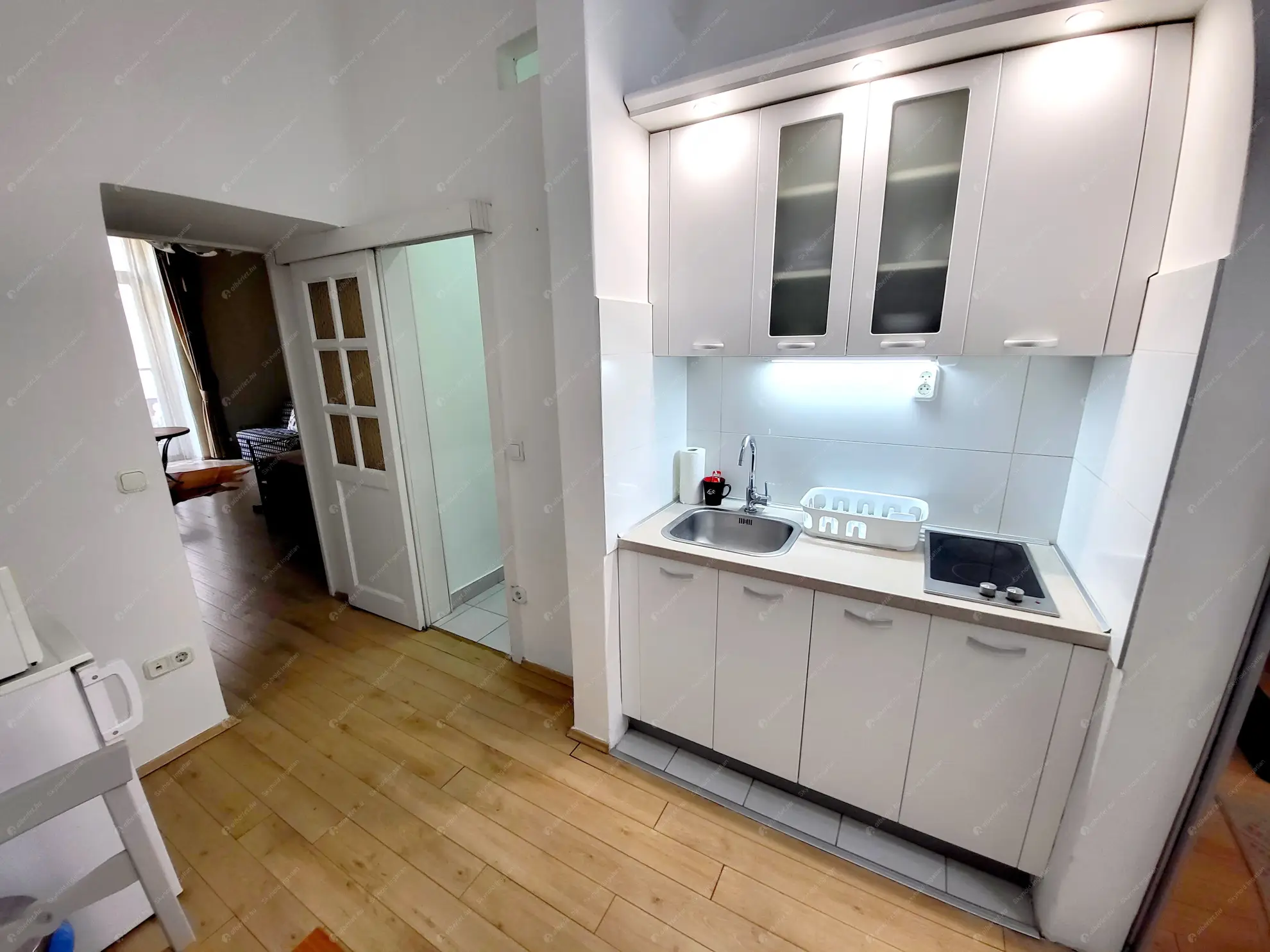 Kiadó albérlet 295000 Ft/hó áron: Budapest, V. kerület  Váci utca. Mérete: 40 nm, 1 szobás | Alberlet.hu - 6573764