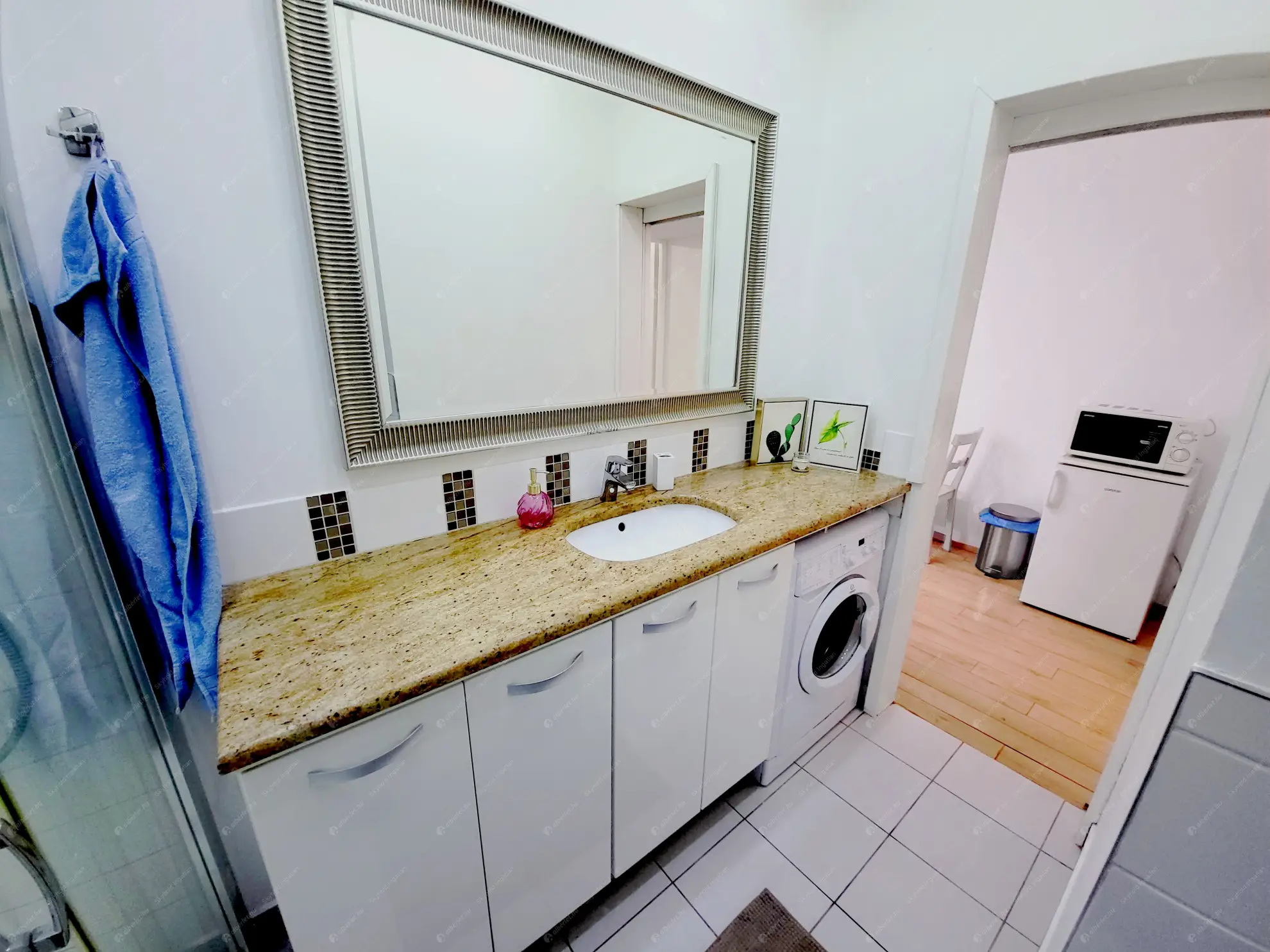 Kiadó albérlet 295000 Ft/hó áron: Budapest, V. kerület  Váci utca. Mérete: 40 nm, 1 szobás | Alberlet.hu - 6573768