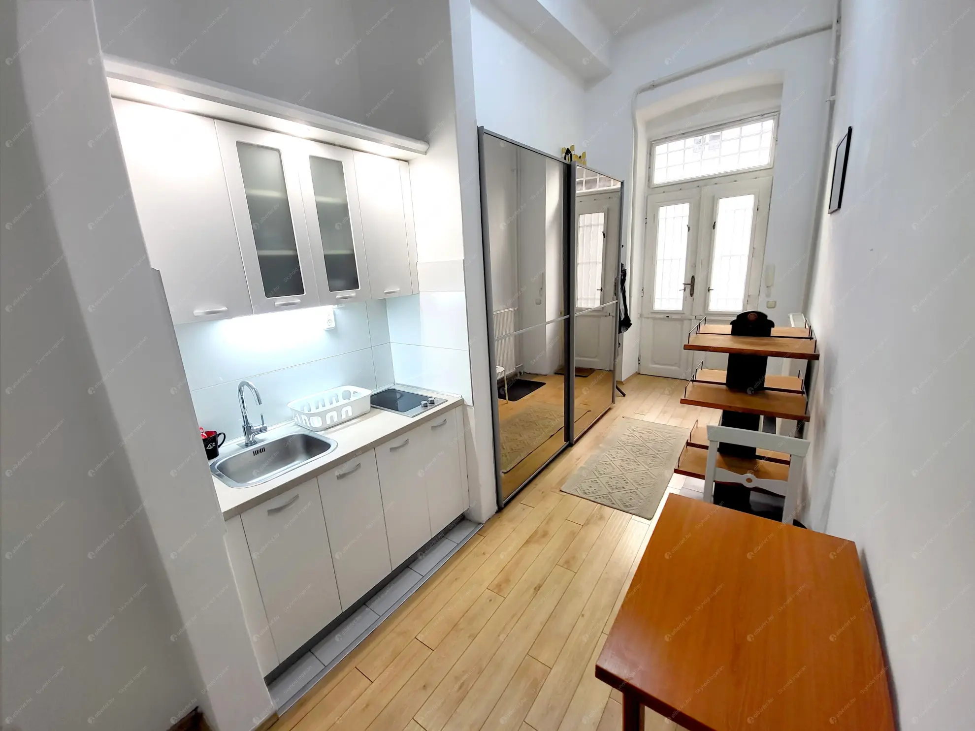 Kiadó albérlet 295000 Ft/hó áron: Budapest, V. kerület  Váci utca. Mérete: 40 nm, 1 szobás | Alberlet.hu - 6573771