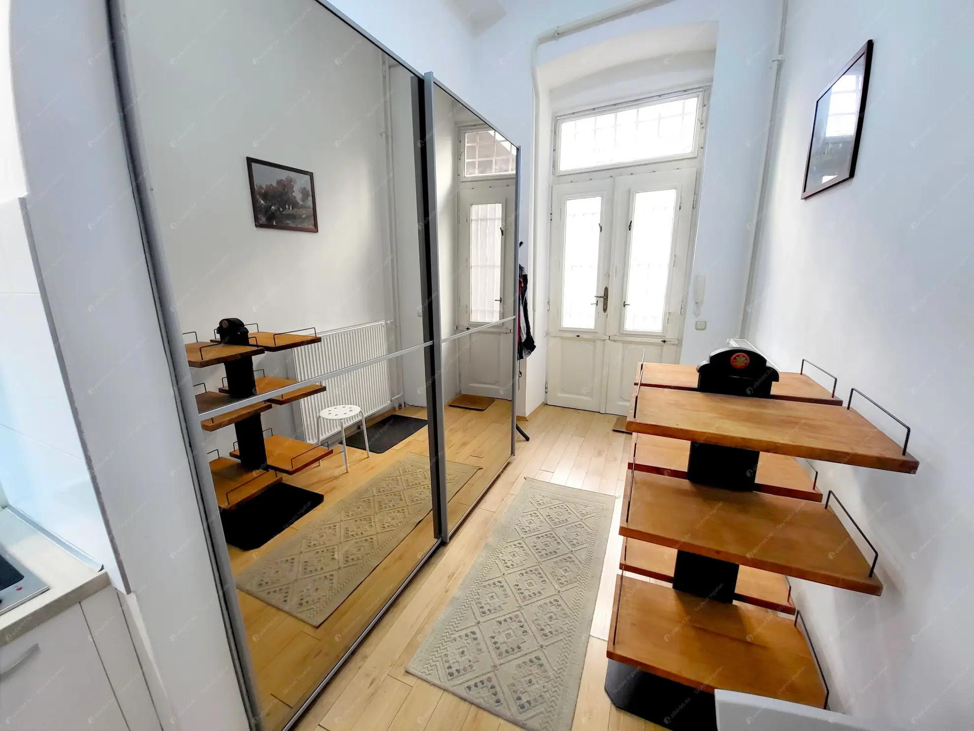 Kiadó albérlet 295000 Ft/hó áron: Budapest, V. kerület  Váci utca. Mérete: 40 nm, 1 szobás | Alberlet.hu - 6573772