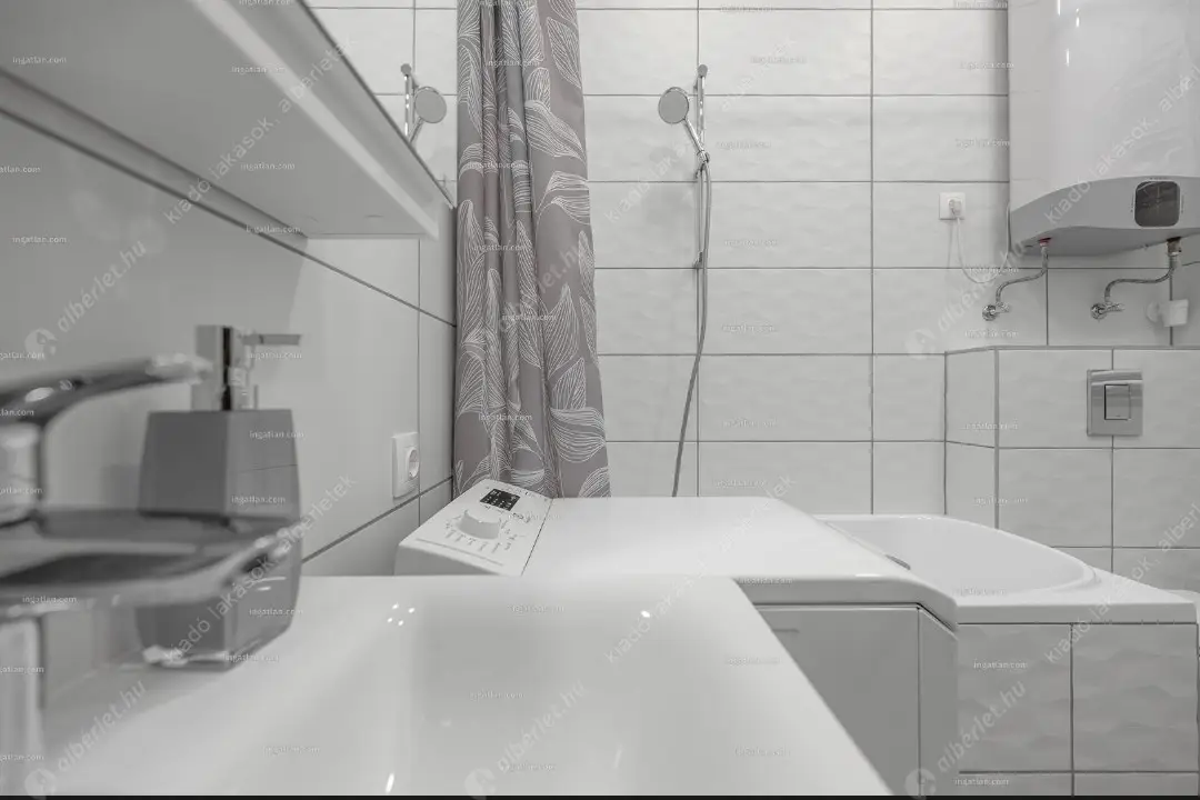 Kiadó albérlet 295000 Ft/hó áron: Budapest, V. kerület  Váci utca. Mérete: 40 nm, 1 szobás | Alberlet.hu - 6621446