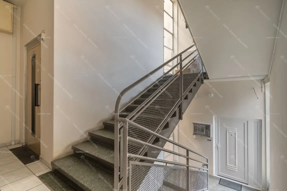 Kiadó albérlet 295000 Ft/hó áron: Budapest, V. kerület  Váci utca. Mérete: 40 nm, 1 szobás | Alberlet.hu - 6653545