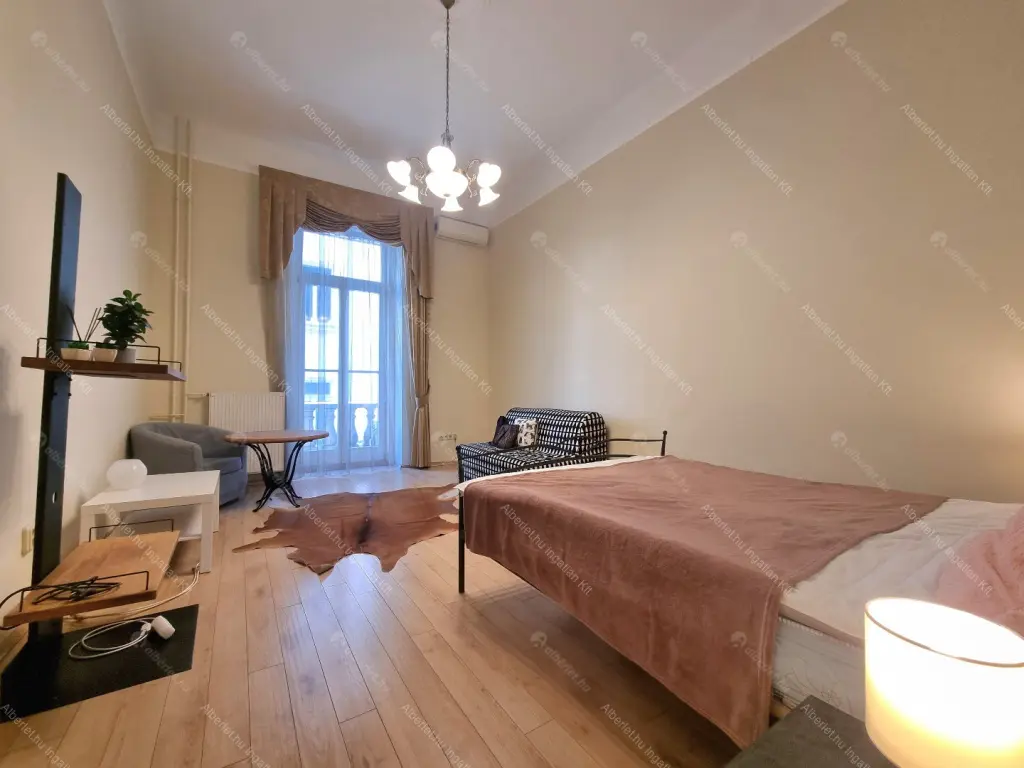 Kiadó albérlet 280000 Ft/hó áron: Budapest, V. kerület  Váci utca. Mérete: 40 nm, 1 szobás | Alberlet.hu - 6700805