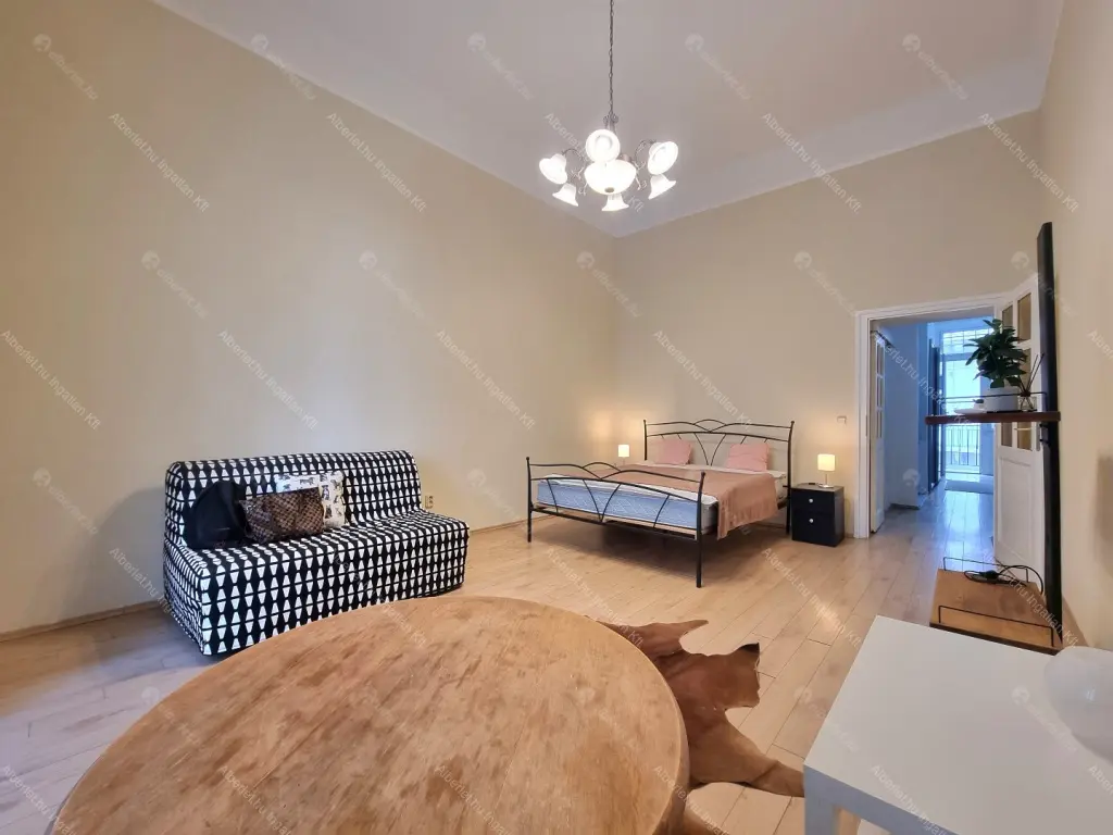 Kiadó albérlet 280000 Ft/hó áron: Budapest, V. kerület  Váci utca. Mérete: 40 nm, 1 szobás | Alberlet.hu - 6700811