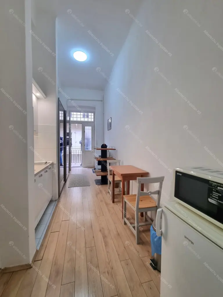 Kiadó albérlet 280000 Ft/hó áron: Budapest, V. kerület  Váci utca. Mérete: 40 nm, 1 szobás | Alberlet.hu - 6700815