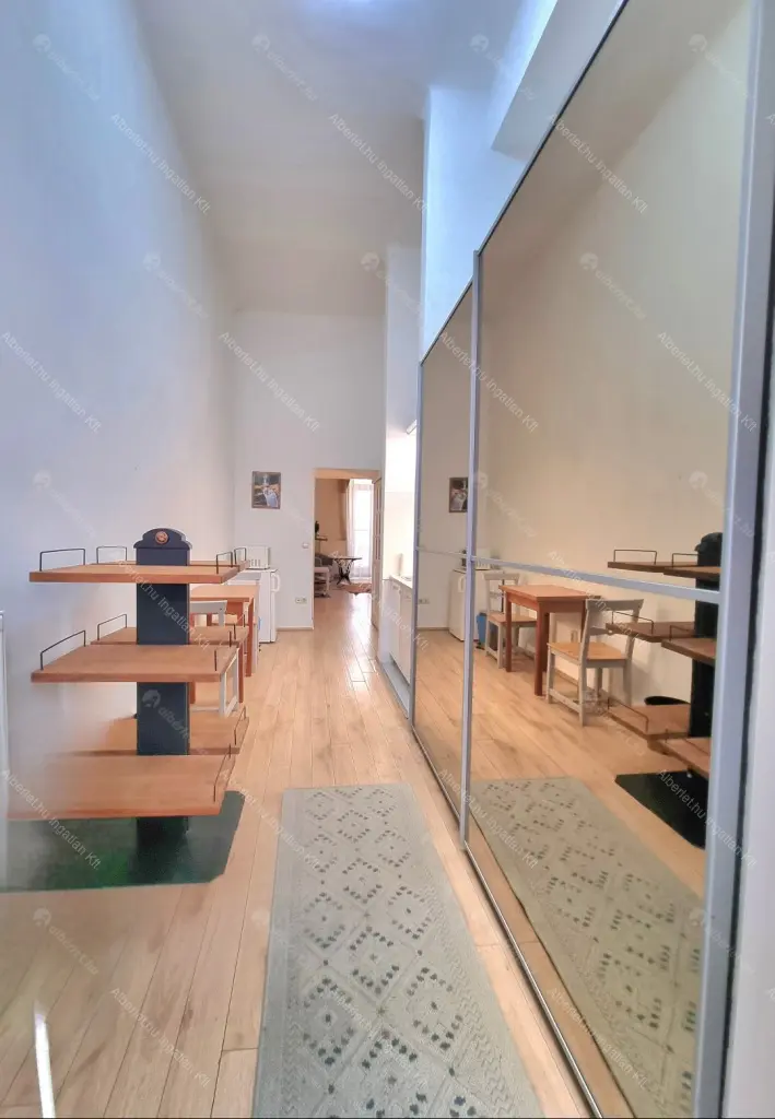 Kiadó albérlet 280000 Ft/hó áron: Budapest, V. kerület  Váci utca. Mérete: 40 nm, 1 szobás | Alberlet.hu - 6700816