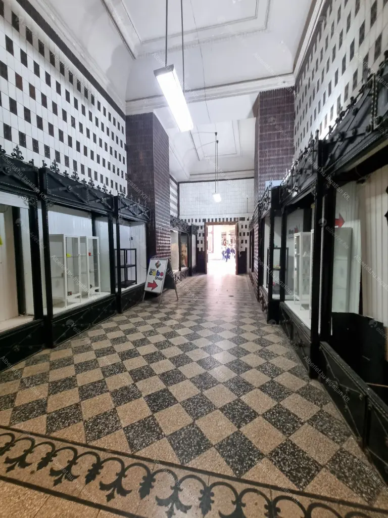 Kiadó albérlet 280000 Ft/hó áron: Budapest, V. kerület  Váci utca. Mérete: 40 nm, 1 szobás | Alberlet.hu - 6700820