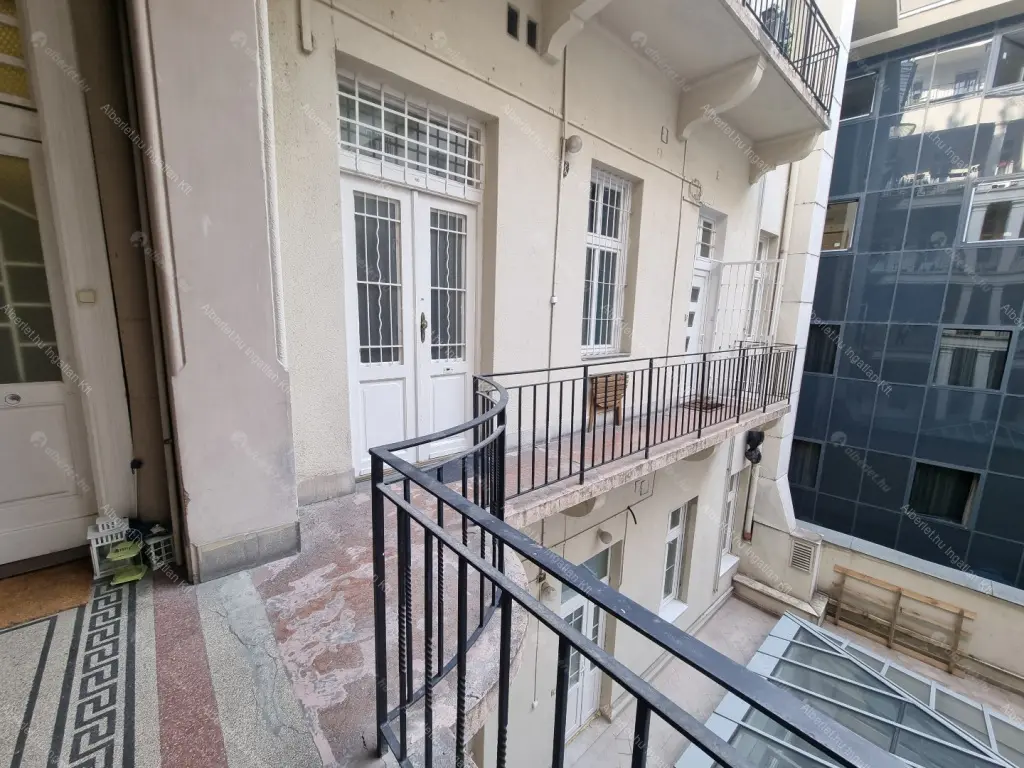 Kiadó albérlet 280000 Ft/hó áron: Budapest, V. kerület  Váci utca. Mérete: 40 nm, 1 szobás | Alberlet.hu - 6702006