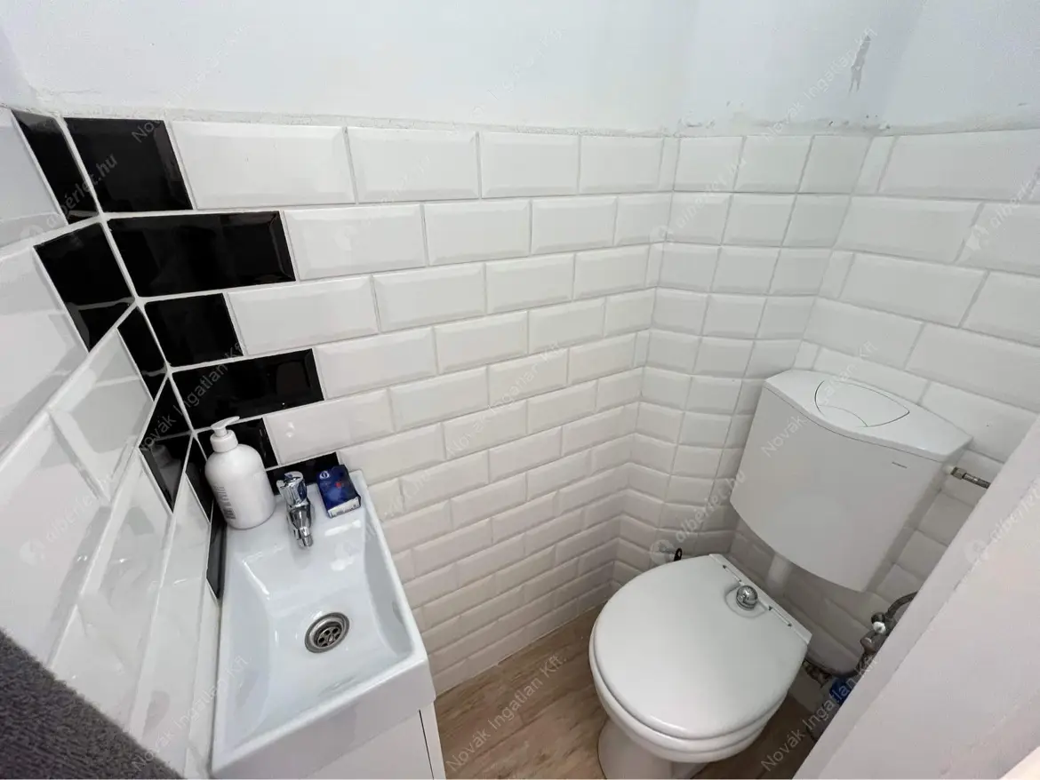 Kiadó albérlet 340000 Ft/hó áron: Budapest, V. kerület  Váci utca. Mérete: 44 nm, 1 szobás | Alberlet.hu - 6178776