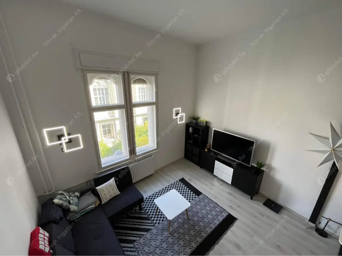 Kiadó albérlet 340000 Ft/hó áron: Budapest, V. kerület  Váci utca. Mérete: 44 nm, 1 szobás | Alberlet.hu - 6178778