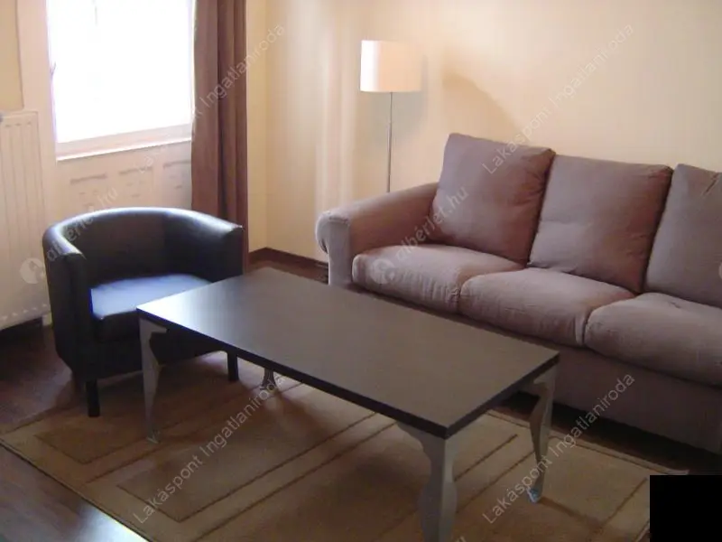 Kiadó albérlet 264000 Ft/hó áron: Budapest, V. kerület  Váci utca. Mérete: 50 nm, 3 szobás | Alberlet.hu - 6573359