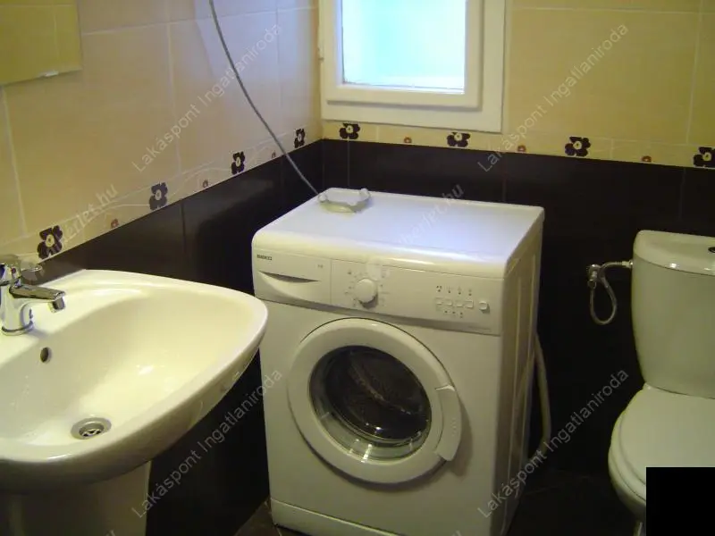 Kiadó albérlet 259000 Ft/hó áron: Budapest, V. kerület  Váci utca. Mérete: 50 nm, 3 szobás | Alberlet.hu - 6592138