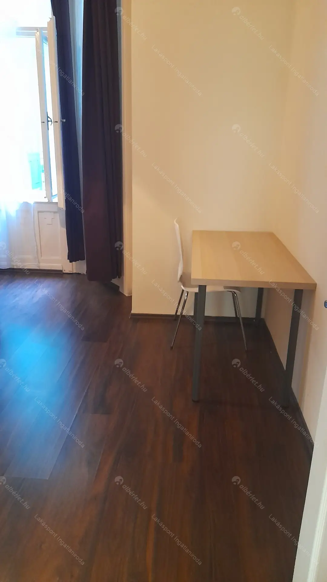 Kiadó albérlet 263000 Ft/hó áron: Budapest, V. kerület  Váci utca. Mérete: 50 nm, 3 szobás | Alberlet.hu - 6621605
