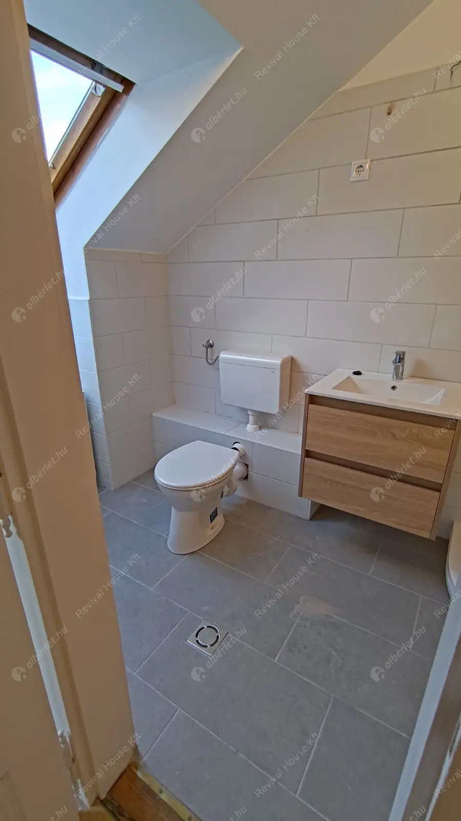 Kiadó albérlet 420000 Ft/hó áron: Budapest, V. kerület  Váci utca. Mérete: 72 nm, 3 szobás | Alberlet.hu - 6183850