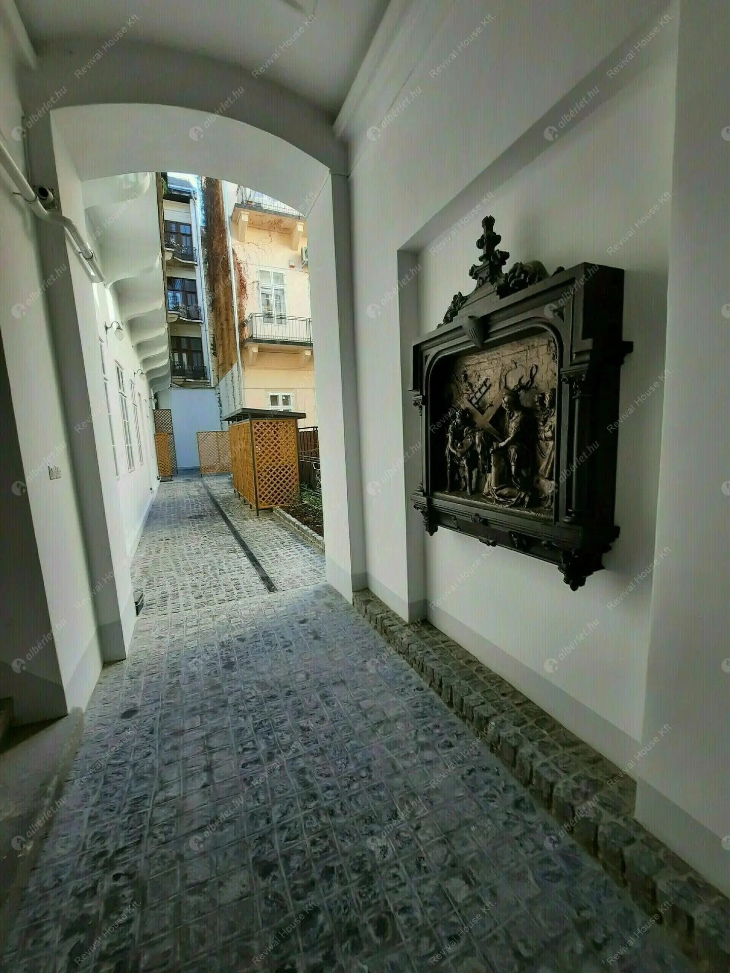 Kiadó albérlet 420000 Ft/hó áron: Budapest, V. kerület  Váci utca. Mérete: 72 nm, 3 szobás | Alberlet.hu - 6210655