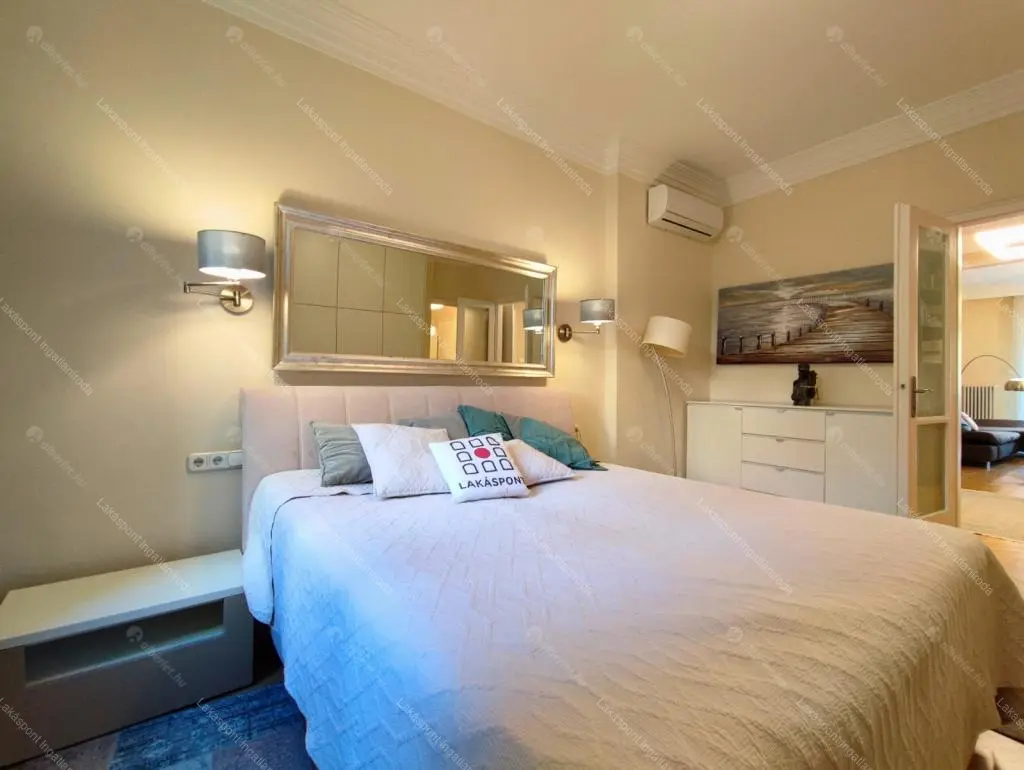 Kiadó albérlet 510000 Ft/hó áron: Budapest, V. kerület  Váci utca. Mérete: 82 nm, 2 szobás | Alberlet.hu - 6680742