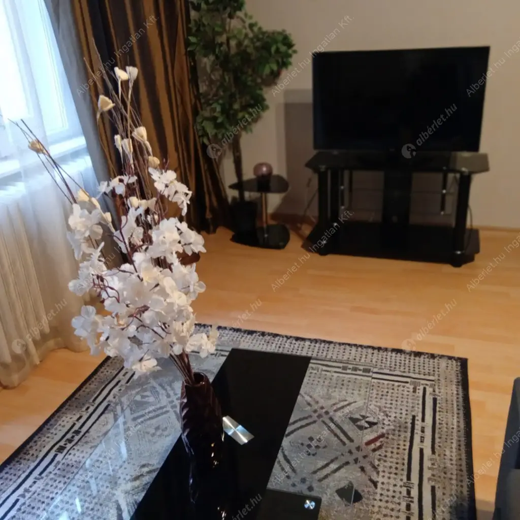 Kiadó albérlet 250000 Ft/hó áron: Budapest, V. kerület  Vadász utca. Mérete: 44 nm, 1 szobás | Alberlet.hu - 6572755