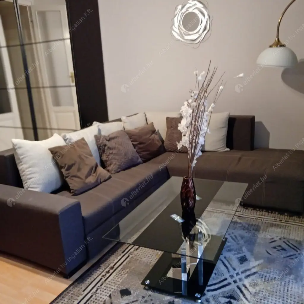 Kiadó albérlet 250000 Ft/hó áron: Budapest, V. kerület  Vadász utca. Mérete: 44 nm, 1 szobás | Alberlet.hu - 6620119