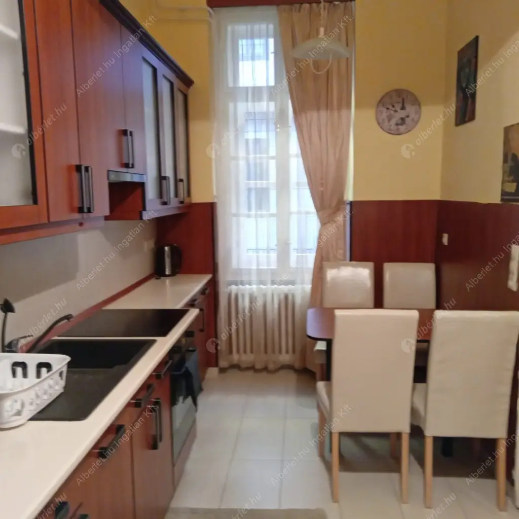 Kiadó albérlet 250000 Ft/hó áron: Budapest, V. kerület  Vadász utca. Mérete: 44 nm, 1 szobás | Alberlet.hu - 6620122