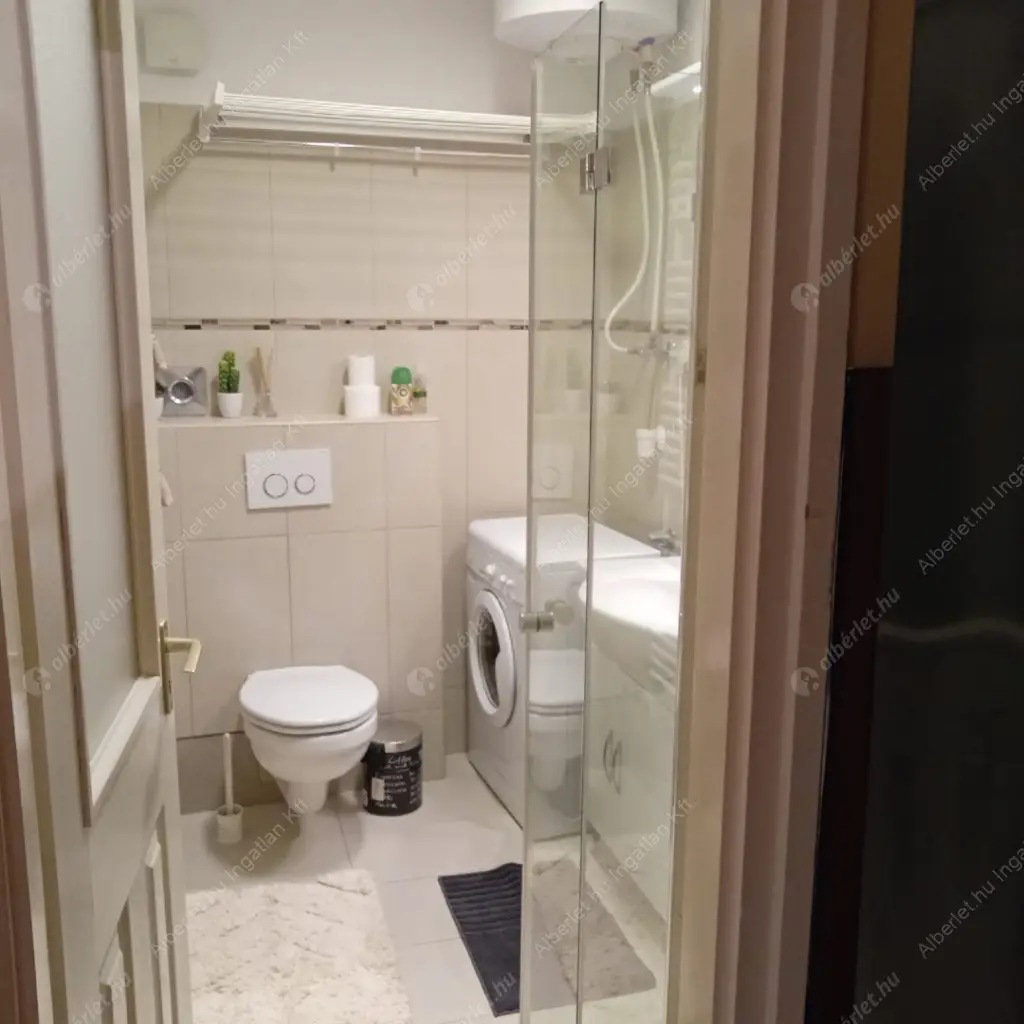 Kiadó albérlet 250000 Ft/hó áron: Budapest, V. kerület  Vadász utca. Mérete: 44 nm, 1 szobás | Alberlet.hu - 6620125