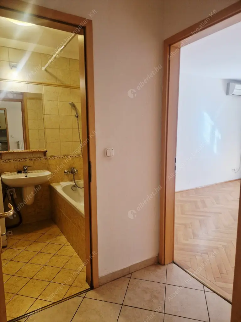 Kiadó albérlet 320000 Ft/hó áron: Budapest, V. kerület  Vadász utca. Mérete: 65 nm, 2 szobás | Alberlet.hu - 6524512