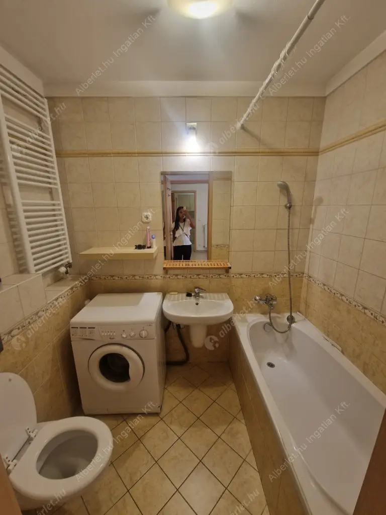 Kiadó albérlet 320000 Ft/hó áron: Budapest, V. kerület  Vadász utca. Mérete: 65 nm, 2 szobás | Alberlet.hu - 6524516
