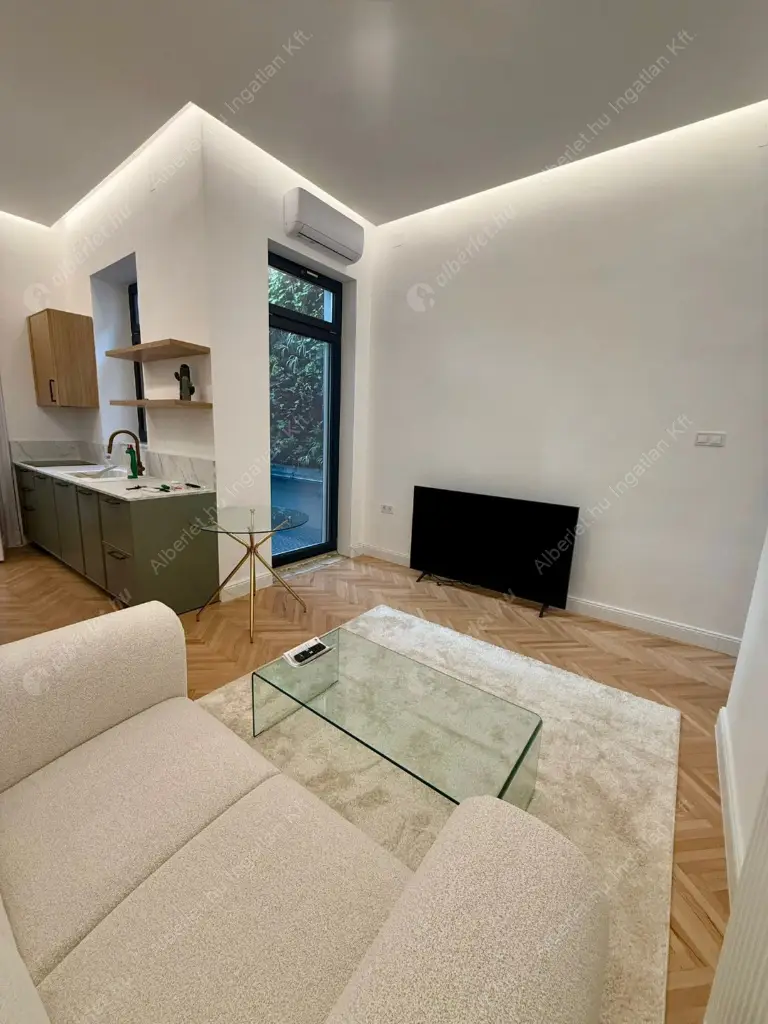 Kiadó albérlet 460000 Ft/hó áron: Budapest, V. kerület  Vámház körút. Mérete: 55 nm, 3 szobás | Alberlet.hu - 6593466
