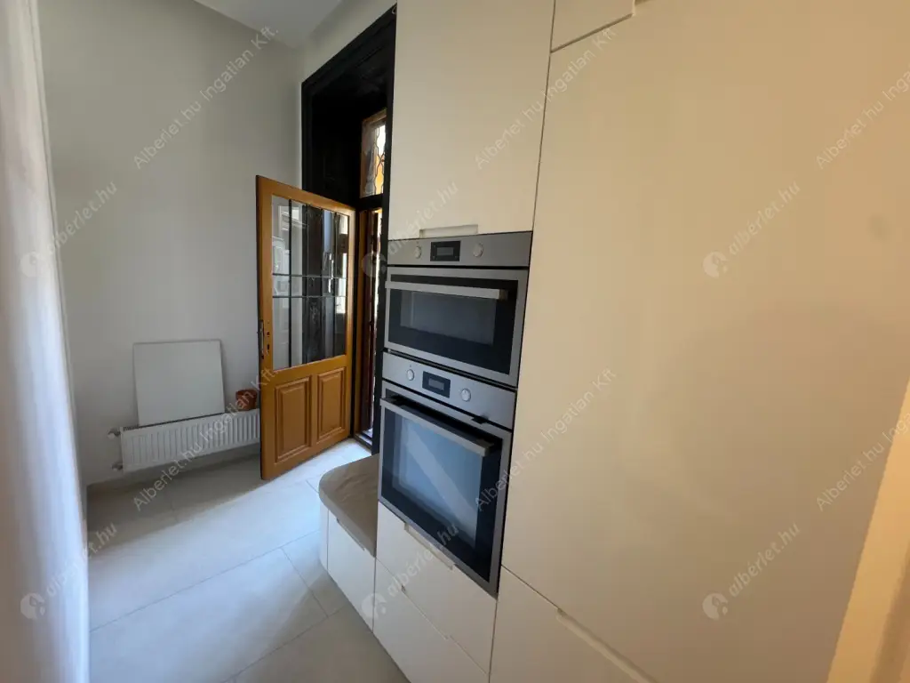 Kiadó albérlet 460000 Ft/hó áron: Budapest, V. kerület  Vámház körút. Mérete: 55 nm, 3 szobás | Alberlet.hu - 6593474