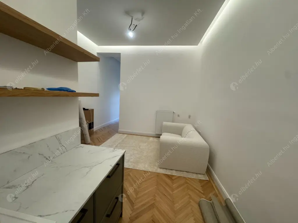 Kiadó albérlet 460000 Ft/hó áron: Budapest, V. kerület  Vámház körút. Mérete: 55 nm, 3 szobás | Alberlet.hu - 6593476
