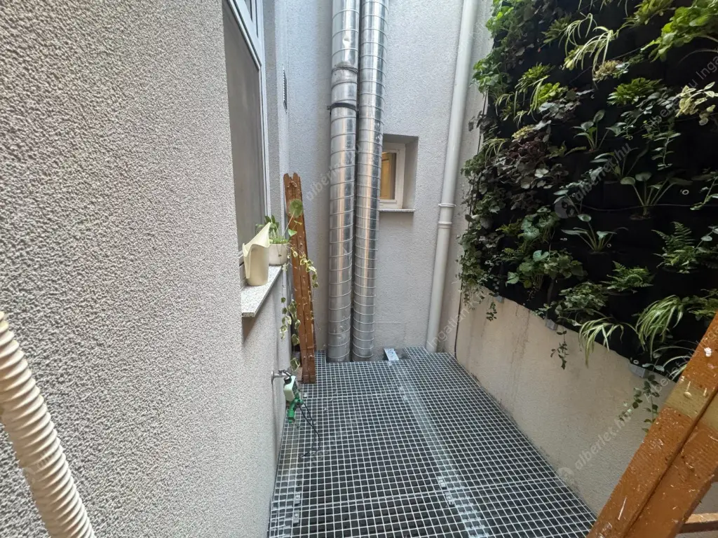 Kiadó albérlet 460000 Ft/hó áron: Budapest, V. kerület  Vámház körút. Mérete: 55 nm, 3 szobás | Alberlet.hu - 6593477