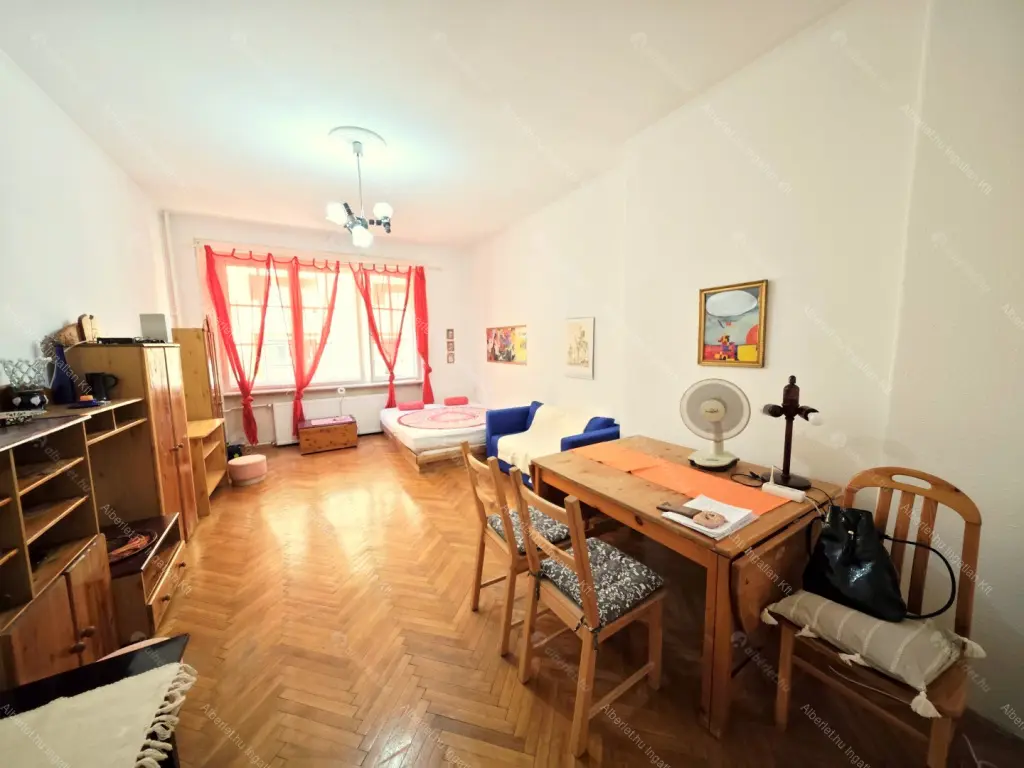 Kiadó albérlet 180000 Ft/hó áron: Budapest, V. kerület  Vármegye utca. Mérete: 34 nm, 1 szobás | Alberlet.hu - 6812247