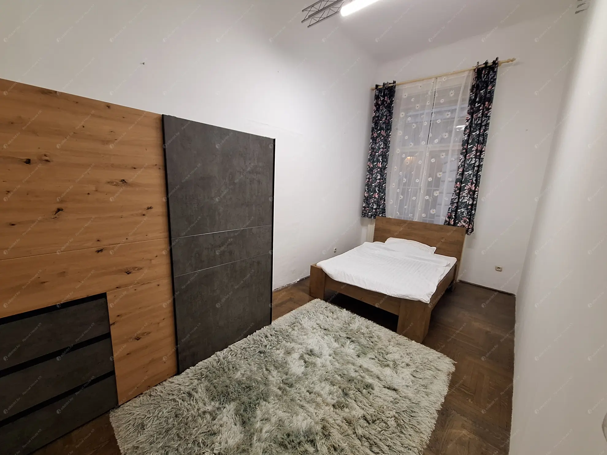 Kiadó albérlet 600000 Ft/hó áron: Budapest, V. kerület  Veres Pálné utca. Mérete: 100 nm, 5 szobás | Alberlet.hu - 6606077