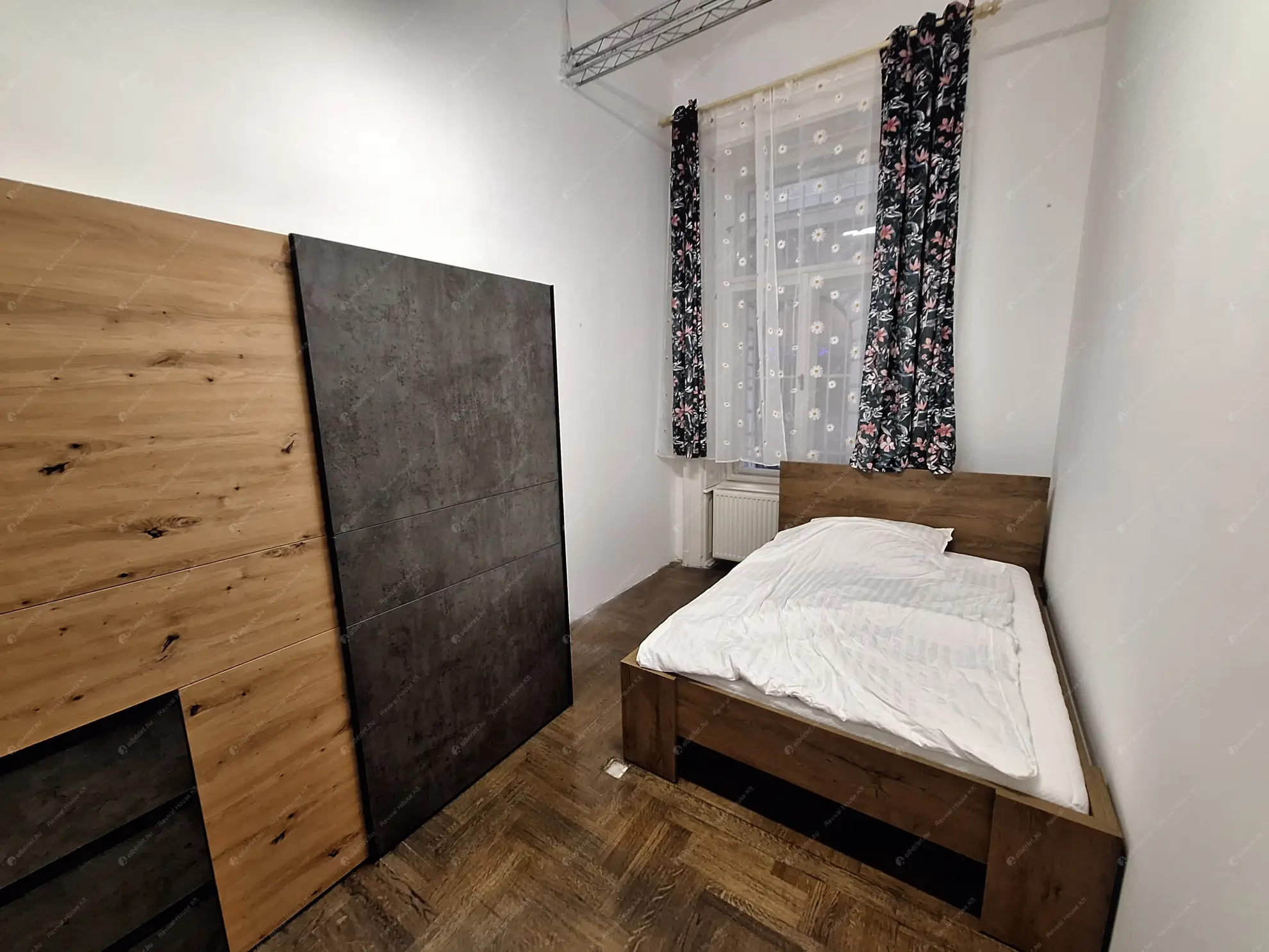 Kiadó albérlet 600000 Ft/hó áron: Budapest, V. kerület  Veres Pálné utca. Mérete: 100 nm, 5 szobás | Alberlet.hu - 6606079