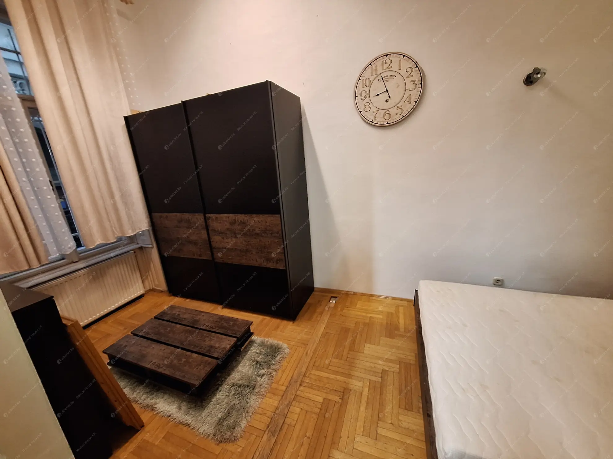 Kiadó albérlet 600000 Ft/hó áron: Budapest, V. kerület  Veres Pálné utca. Mérete: 100 nm, 5 szobás | Alberlet.hu - 6606081